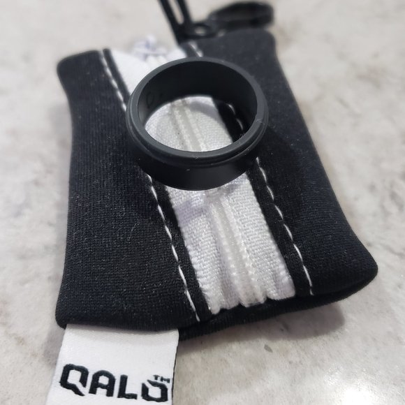 QALO Men's 'Step Edge' Black Silicone Band, Size 10 - Picture 4 of 5